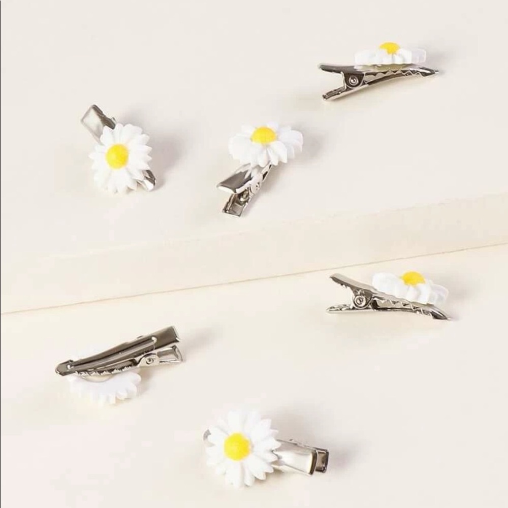 6 pc. Daisy Bohemian Hair Clips - Picture 2 of 3